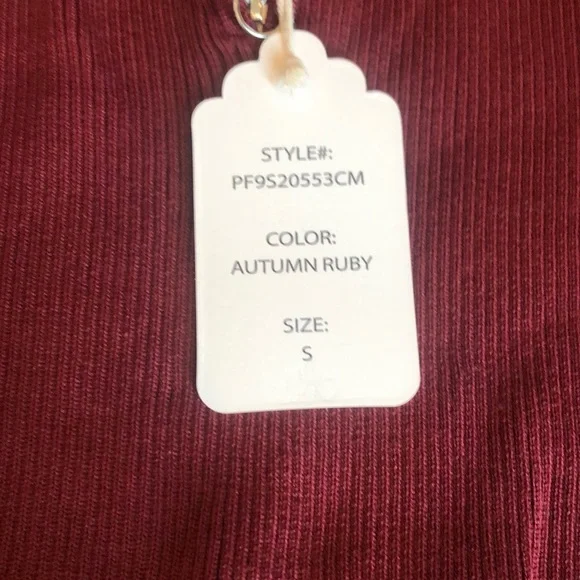 Pink Rose sweater - Picture 2 of 2